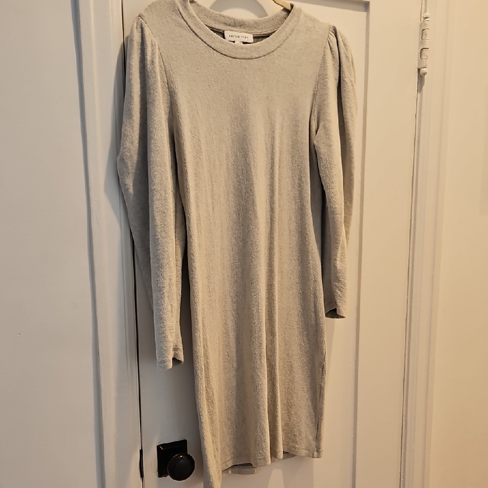 Amour Vert Gray Long Sleeve Dress